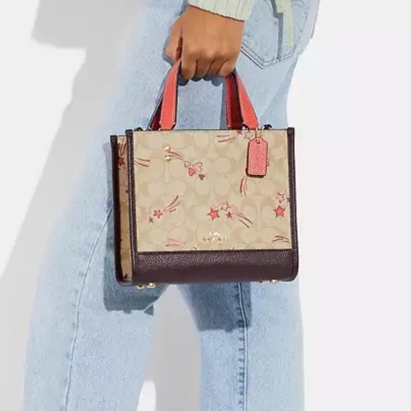 Giftable Coach Dempsey Tote 22 In Signature Canvas With Heart And Star Print - Picture 6 of 15